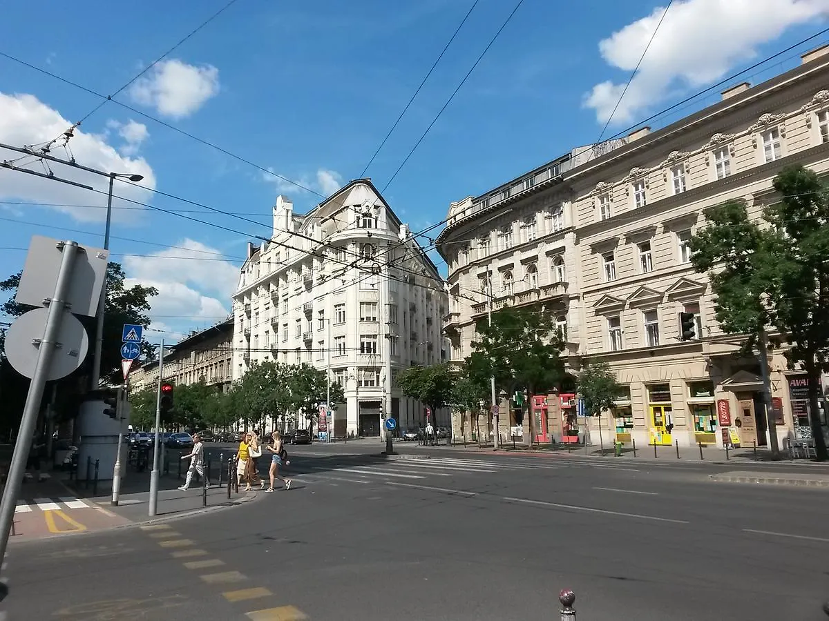 Day And Night Hostel Budapest